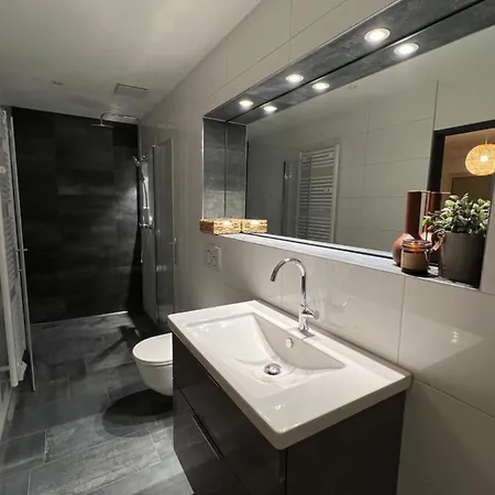Blackncozy - Modern&stylish Mit Boxspringbett Und Terrasse Für 4 Apartment *