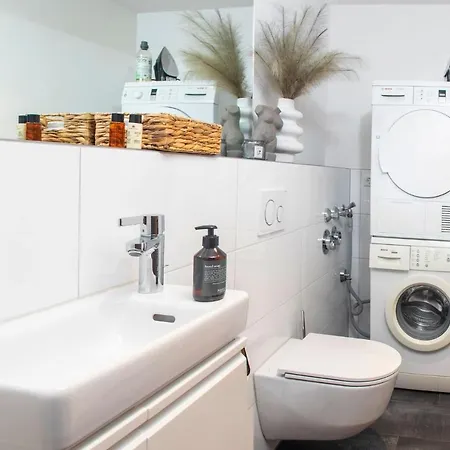 Blackncozy - Modern&stylish Mit Boxspringbett Und Terrasse Für 4