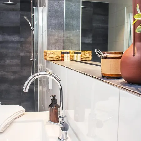Apartment Blackncozy - Modern&stylish Mit Boxspringbett Und Terrasse Für 4 Bad Bellingen